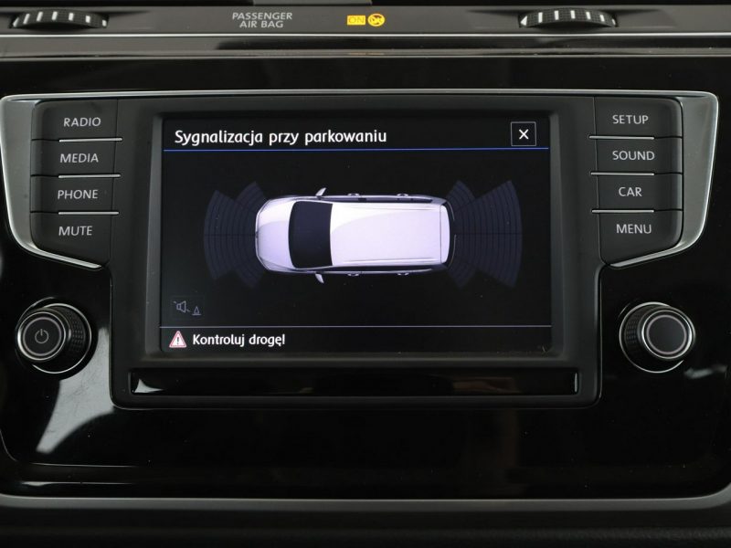Volkswagen Touran klimatyzacja czujniki parkowania przód i tył III (2015-)