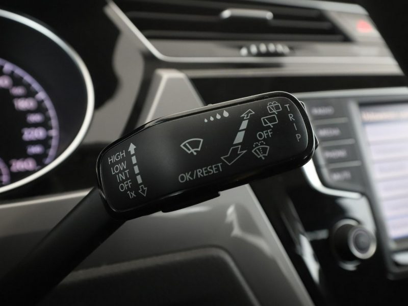 Volkswagen Touran klimatyzacja czujniki parkowania przód i tył III (2015-)