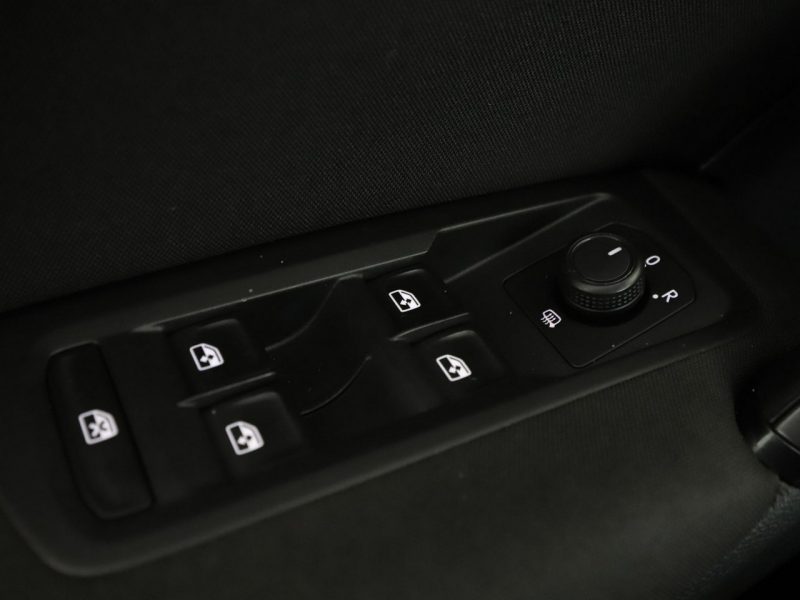 Volkswagen Touran klimatyzacja czujniki parkowania przód i tył III (2015-)
