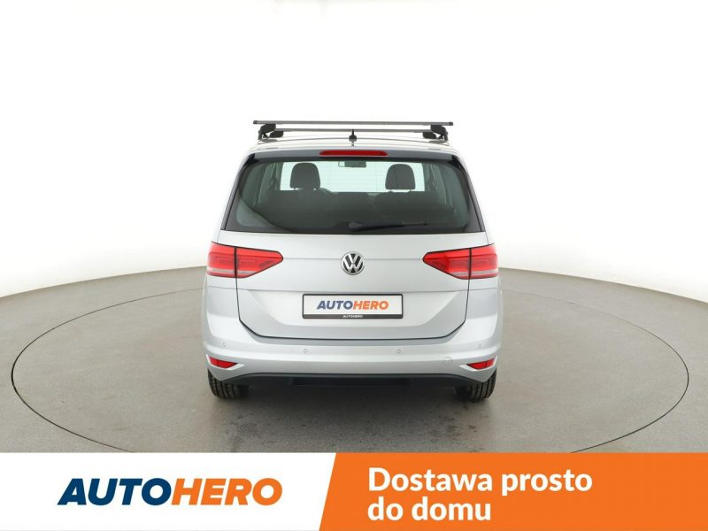 Volkswagen Touran klimatyzacja czujniki parkowania przód i tył III (2015-)