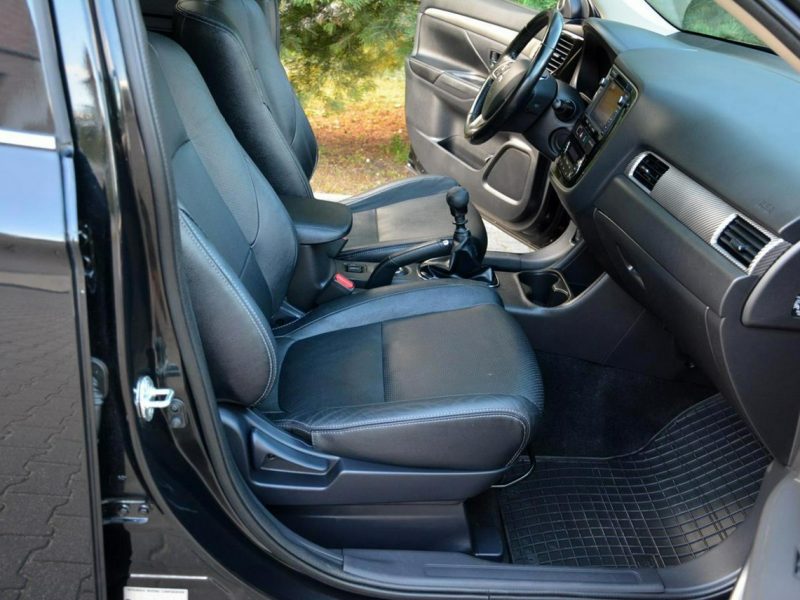 Mitsubishi Outlander 2.2Di-D(150KM)4WD 7-Foteli Xenon Skóry Navi Kamera Nowe opony ALU18 III (2012-)
