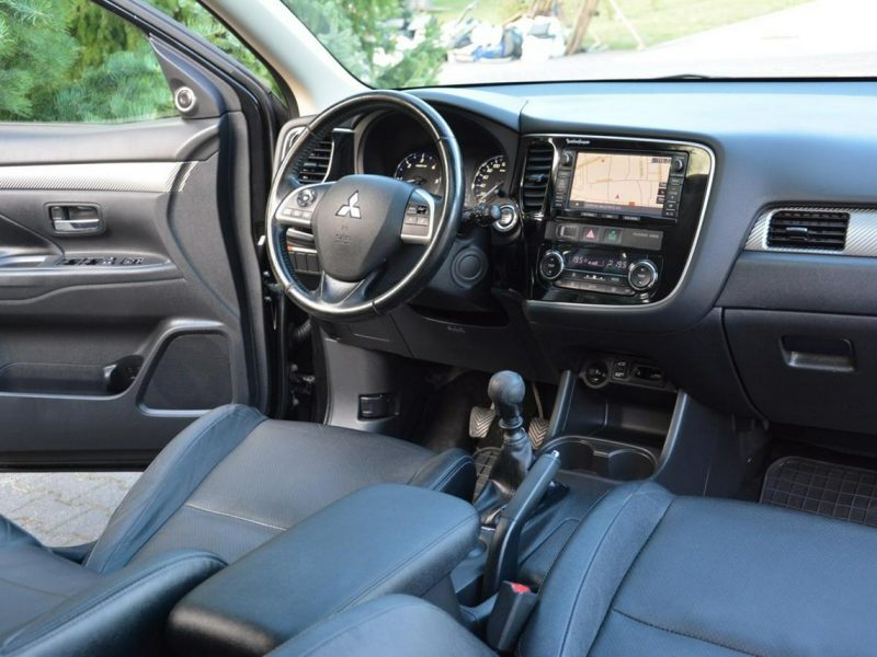 Mitsubishi Outlander 2.2Di-D(150KM)4WD 7-Foteli Xenon Skóry Navi Kamera Nowe opony ALU18 III (2012-)