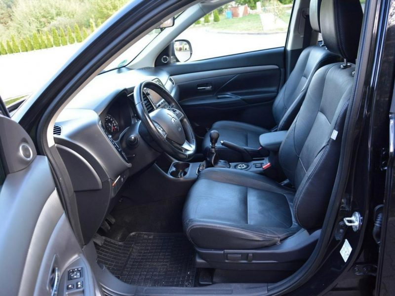 Mitsubishi Outlander 2.2Di-D(150KM)4WD 7-Foteli Xenon Skóry Navi Kamera Nowe opony ALU18 III (2012-)