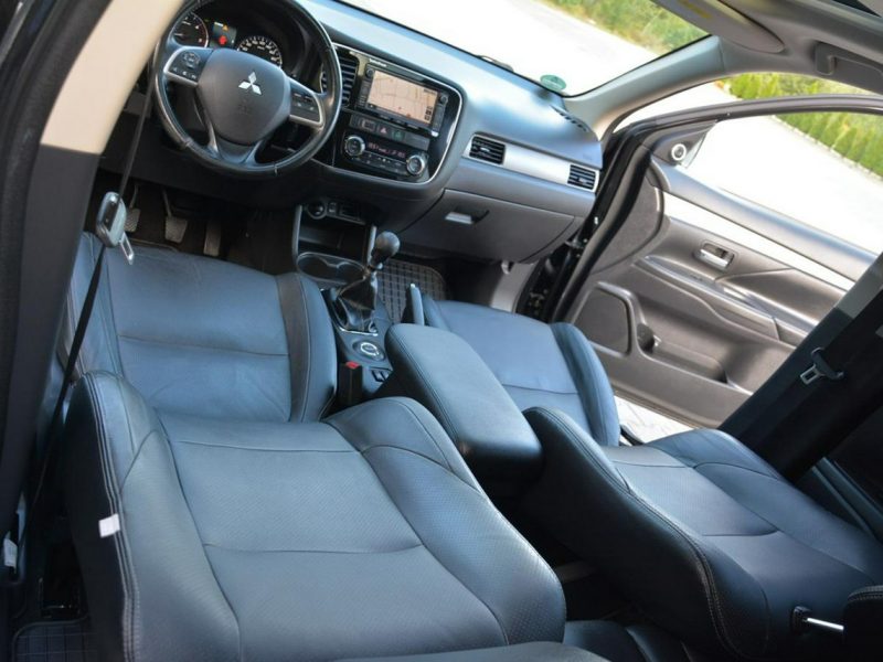Mitsubishi Outlander 2.2Di-D(150KM)4WD 7-Foteli Xenon Skóry Navi Kamera Nowe opony ALU18 III (2012-)