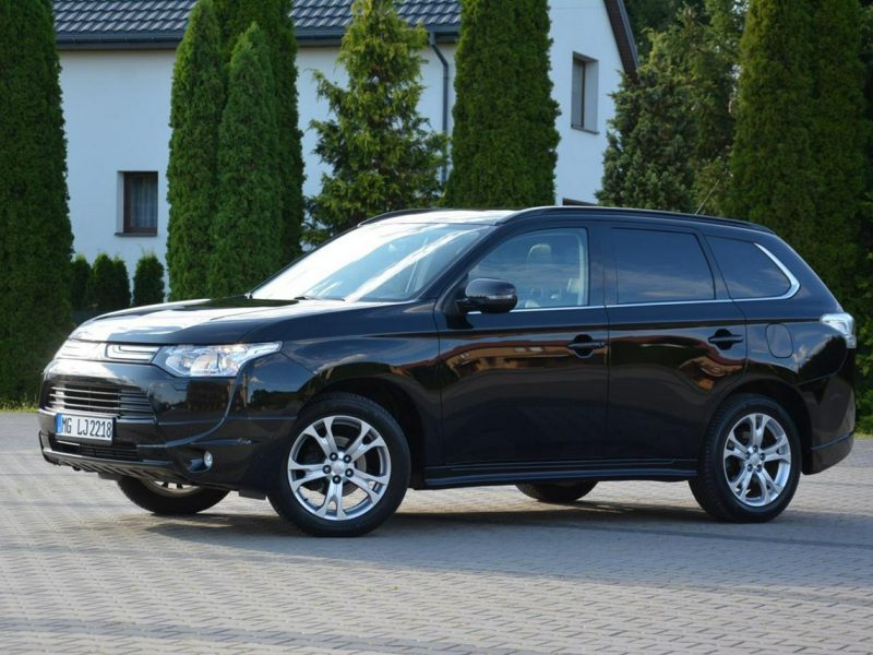 Mitsubishi Outlander 2.2Di-D(150KM)4WD 7-Foteli Xenon Skóry Navi Kamera Nowe opony ALU18 III (2012-)