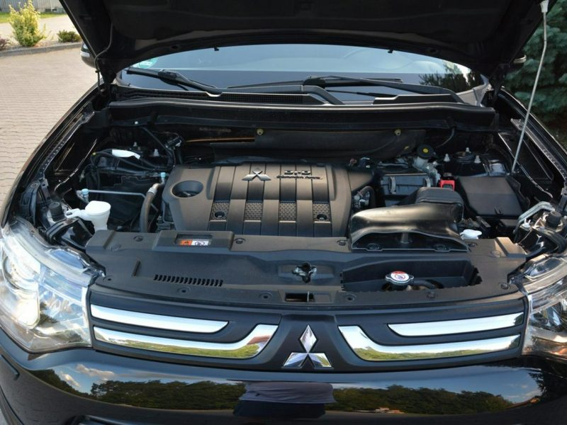 Mitsubishi Outlander 2.2Di-D(150KM)4WD 7-Foteli Xenon Skóry Navi Kamera Nowe opony ALU18 III (2012-)