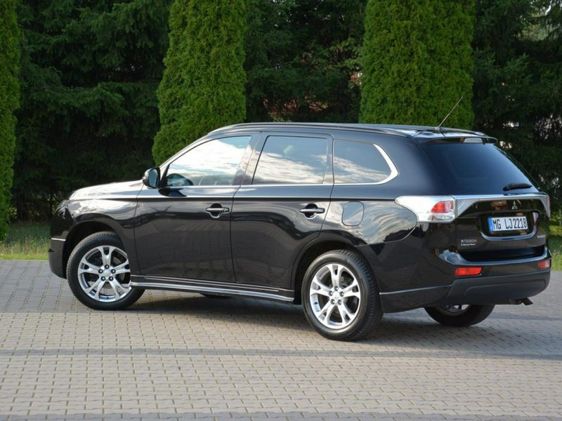 Mitsubishi Outlander 2.2Di-D(150KM)4WD 7-Foteli Xenon Skóry Navi Kamera Nowe opony ALU18 III (2012-)
