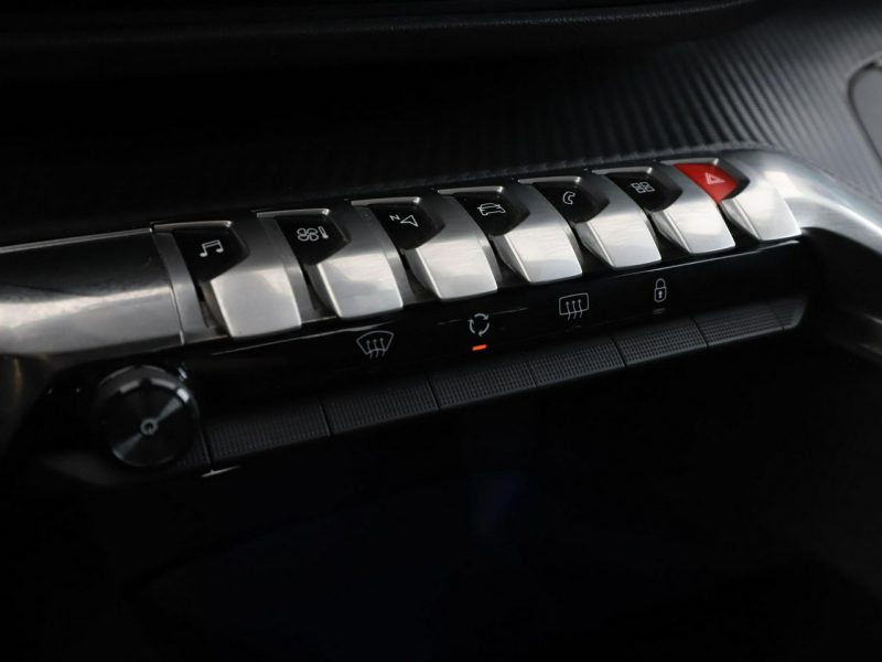 Peugeot 3008 FV23% navi virtual kamera tempomat II (2016-)