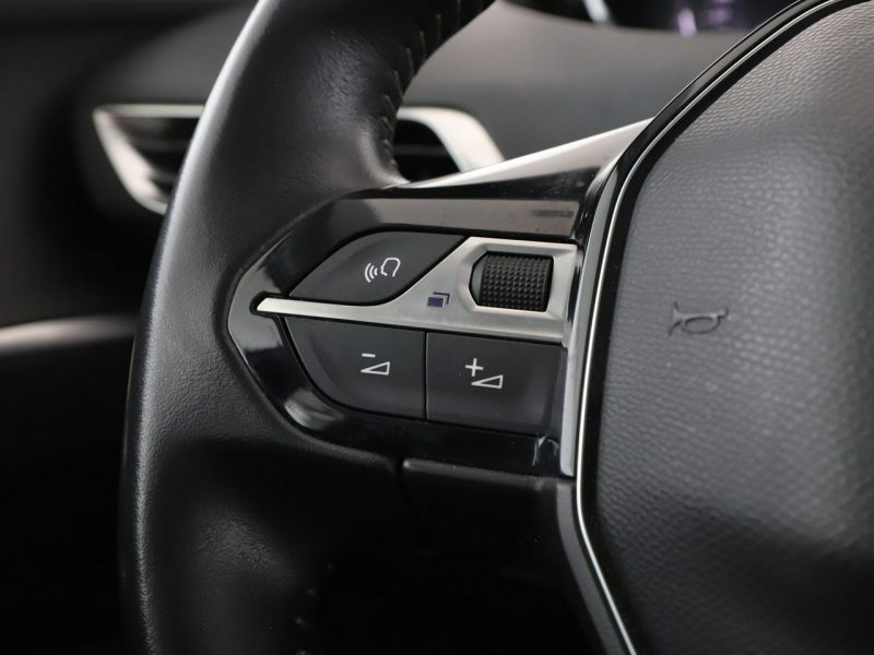 Peugeot 3008 FV23% navi virtual kamera tempomat II (2016-)