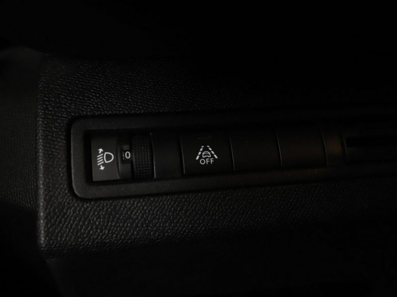Peugeot 3008 FV23% navi virtual kamera tempomat II (2016-)