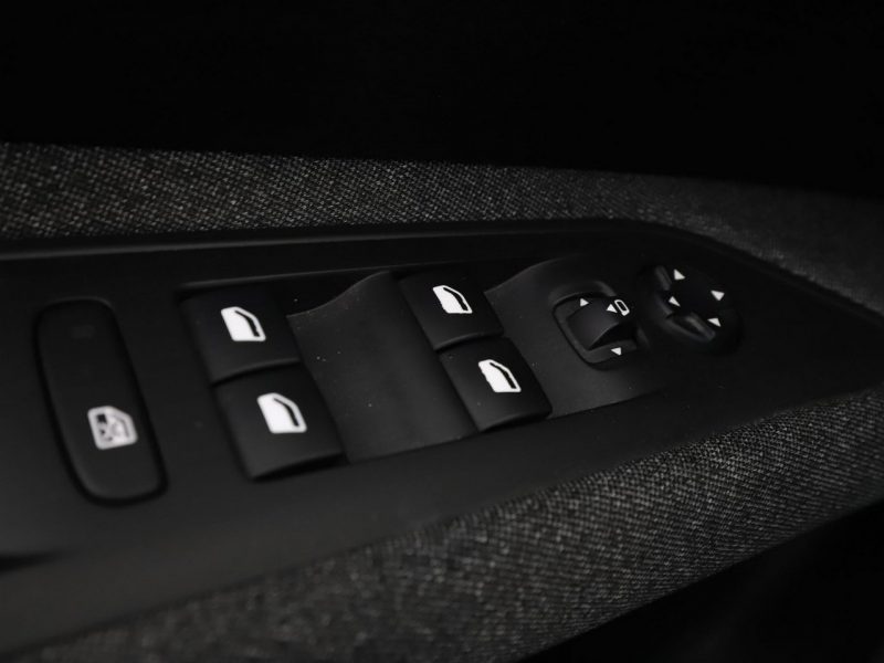 Peugeot 3008 FV23% navi virtual kamera tempomat II (2016-)