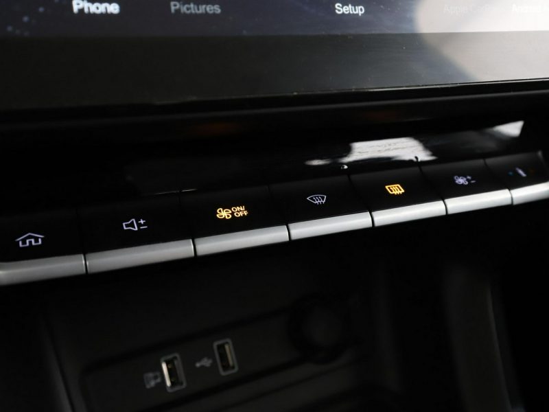 MG ZS Serwis Klimatyzacja Czujniki parkowania El. szyby USB