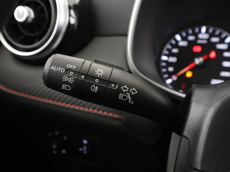 MG ZS Serwis Klimatyzacja Czujniki parkowania El. szyby USB