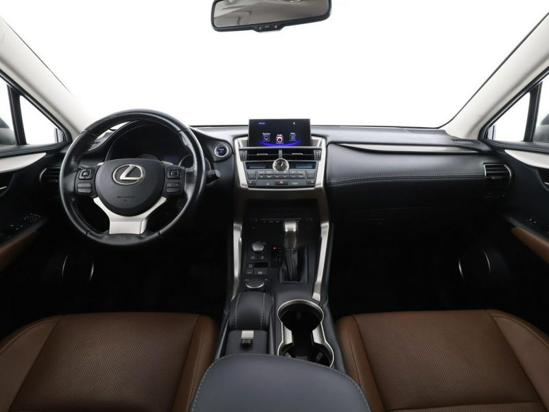 Lexus NX 4x4 HEV navi kamera i czujniki parkowania el. sterowane i grzane fotel I (2014-2021)
