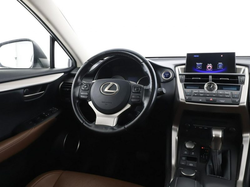 Lexus NX 4x4 HEV navi kamera i czujniki parkowania el. sterowane i grzane fotel I (2014-2021)