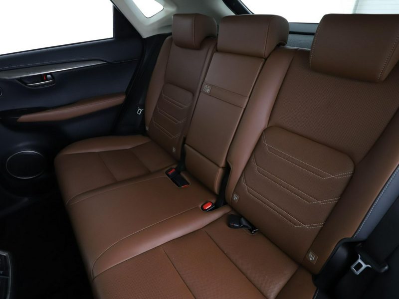 Lexus NX 4x4 HEV navi kamera i czujniki parkowania el. sterowane i grzane fotel I (2014-2021)