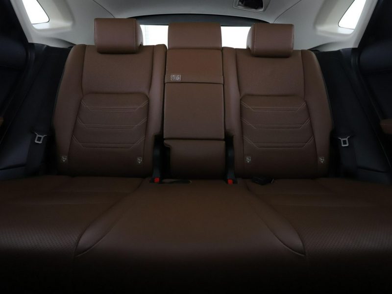 Lexus NX 4x4 HEV navi kamera i czujniki parkowania el. sterowane i grzane fotel I (2014-2021)