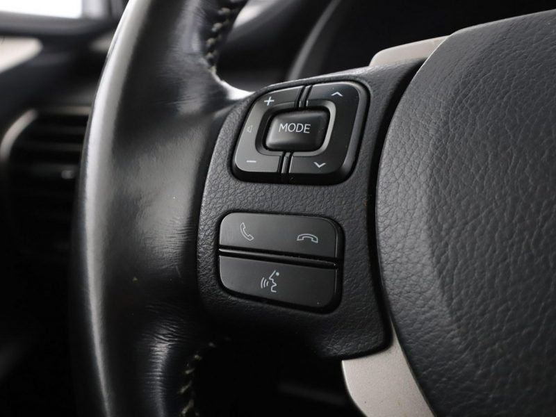 Lexus NX 4x4 HEV navi kamera i czujniki parkowania el. sterowane i grzane fotel I (2014-2021)