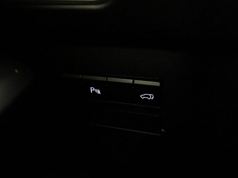 Lexus NX 4x4 HEV navi kamera i czujniki parkowania el. sterowane i grzane fotel I (2014-2021)