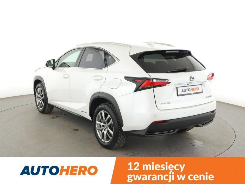 Lexus NX 4x4 HEV navi kamera i czujniki parkowania el. sterowane i grzane fotel I (2014-2021)