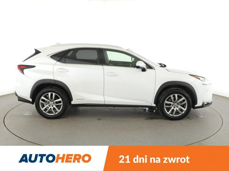 Lexus NX 4x4 HEV navi kamera i czujniki parkowania el. sterowane i grzane fotel I (2014-2021)