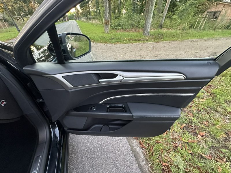 Ford Mondeo Vignale 2.0 TDCI 180 Koni Panorama Sony Full Radar Kamera Super Stan Mk5 (2014-)