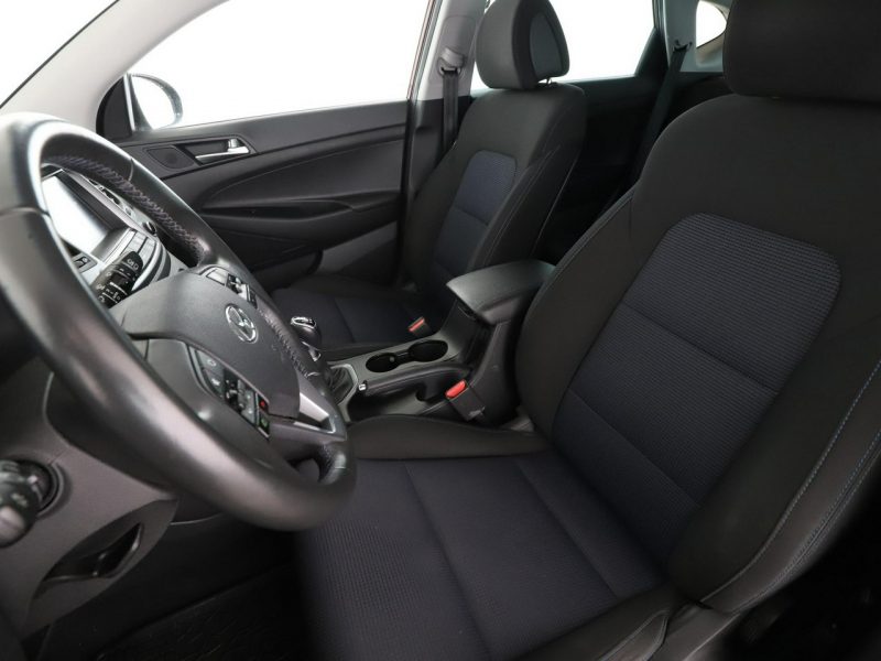 Hyundai Tucson 4X4 Navi Czujniki parkowania Klimatyzacja Podgrzewane fotele Bluetooth III (2015-2020)