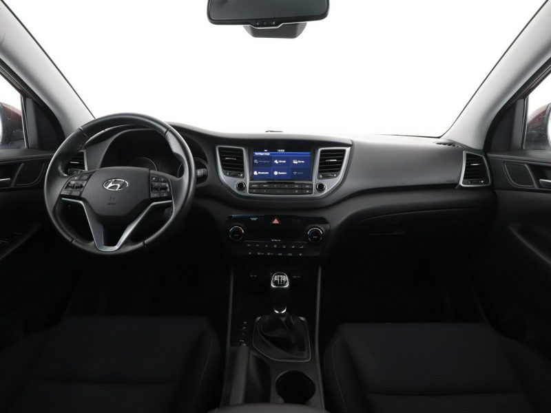 Hyundai Tucson 4X4 Navi Czujniki parkowania Klimatyzacja Podgrzewane fotele Bluetooth III (2015-2020)