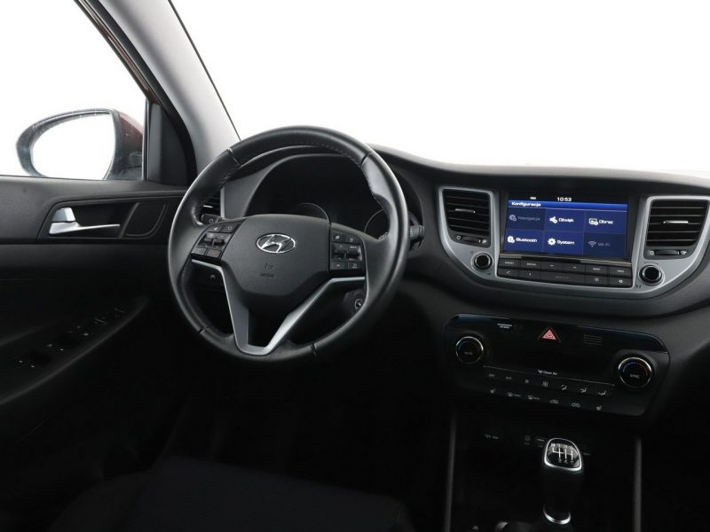 Hyundai Tucson 4X4 Navi Czujniki parkowania Klimatyzacja Podgrzewane fotele Bluetooth III (2015-2020)