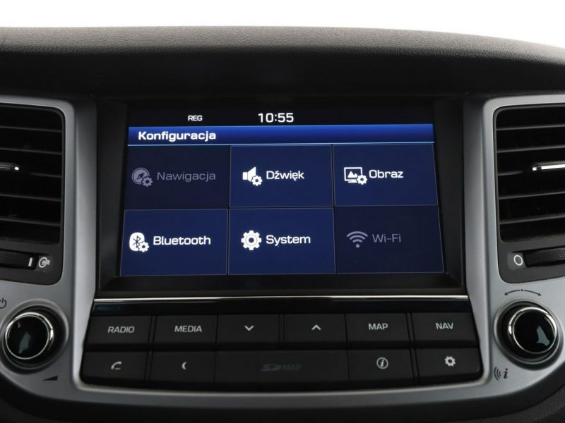 Hyundai Tucson 4X4 Navi Czujniki parkowania Klimatyzacja Podgrzewane fotele Bluetooth III (2015-2020)