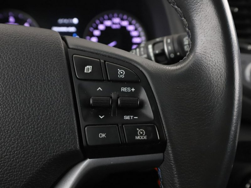 Hyundai Tucson 4X4 Navi Czujniki parkowania Klimatyzacja Podgrzewane fotele Bluetooth III (2015-2020)