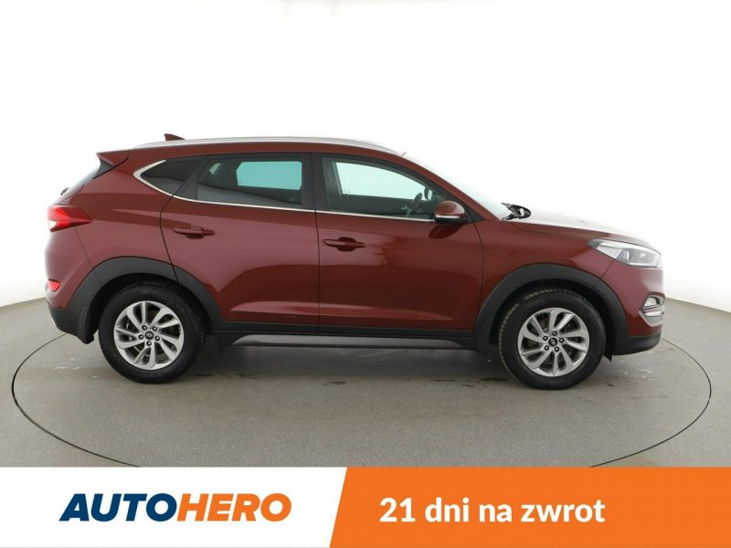 Hyundai Tucson 4X4 Navi Czujniki parkowania Klimatyzacja Podgrzewane fotele Bluetooth III (2015-2020)
