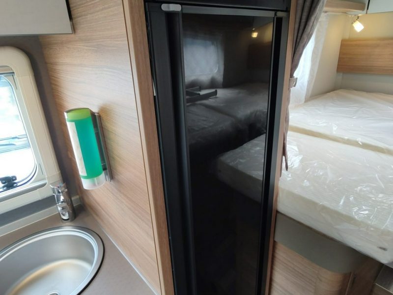 samochody kempingowe Weinsberg CaraHome 650 MEG 5 os. alkowa od WEINSBERG z automatem i FullLED!! Korzyść 77.900 PLN!!
