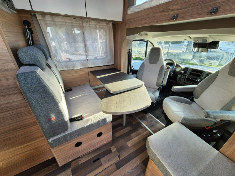 samochody kempingowe Weinsberg CaraHome 650 MEG 5 os. alkowa od WEINSBERG z automatem i FullLED!! Korzyść 77.900 PLN!!