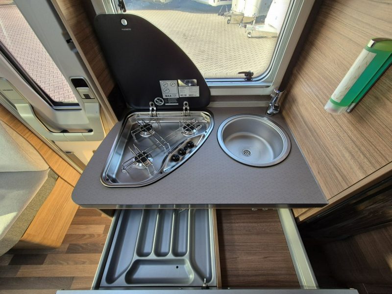 samochody kempingowe Weinsberg CaraHome 650 MEG 5 os. alkowa od WEINSBERG z automatem i FullLED!! Korzyść 77.900 PLN!!