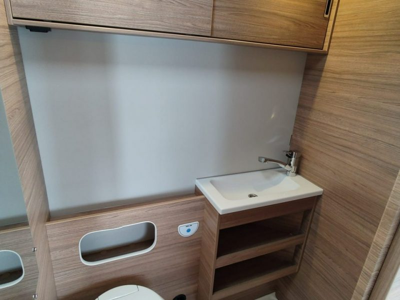 samochody kempingowe Weinsberg CaraHome 650 MEG 5 os. alkowa od WEINSBERG z automatem i FullLED!! Korzyść 77.900 PLN!!