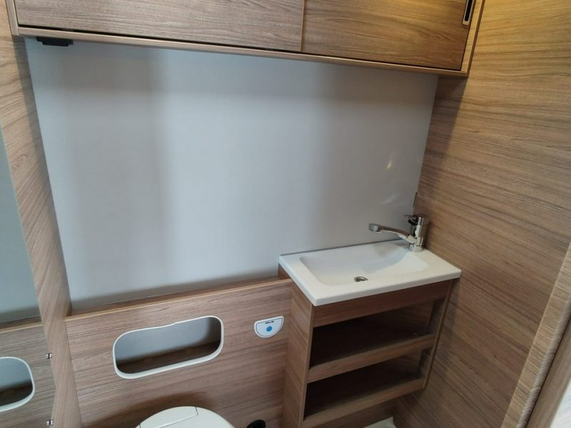 samochody kempingowe Weinsberg CaraHome 650 MEG 5 os. alkowa od WEINSBERG z automatem i FullLED!! Korzyść 77.900 PLN!!
