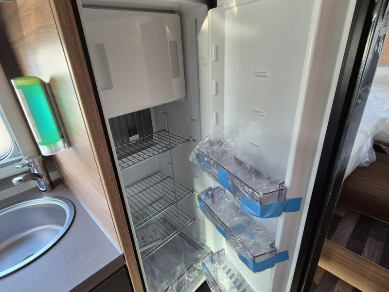 samochody kempingowe Weinsberg CaraHome 650 MEG 5 os. alkowa od WEINSBERG z automatem i FullLED!! Korzyść 77.900 PLN!!