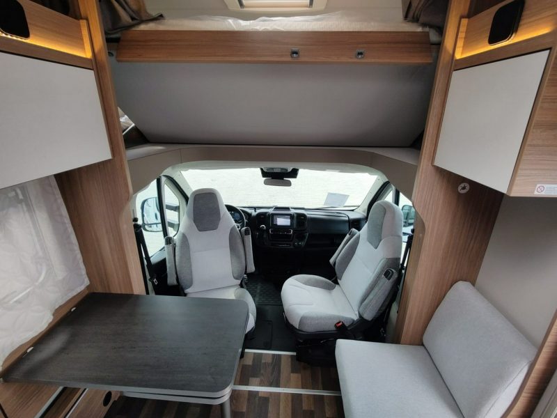 samochody kempingowe Weinsberg CaraHome 650 MEG 5 os. alkowa od WEINSBERG z automatem i FullLED!! Korzyść 77.900 PLN!!