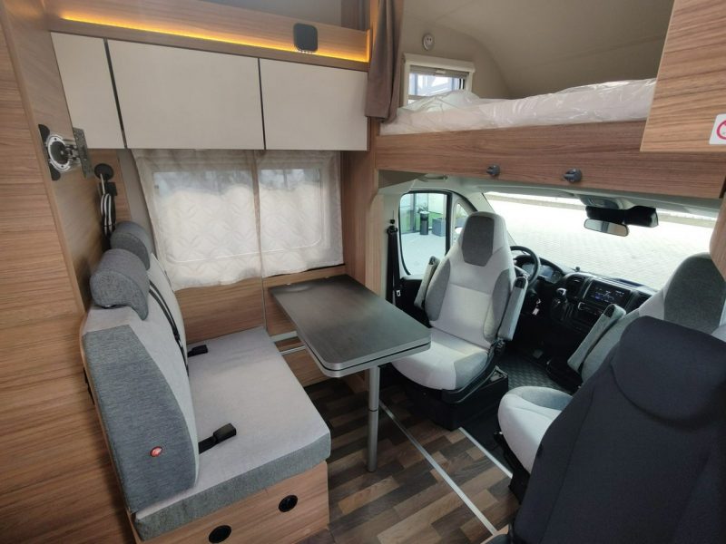 samochody kempingowe Weinsberg CaraHome 650 MEG 5 os. alkowa od WEINSBERG z automatem i FullLED!! Korzyść 77.900 PLN!!