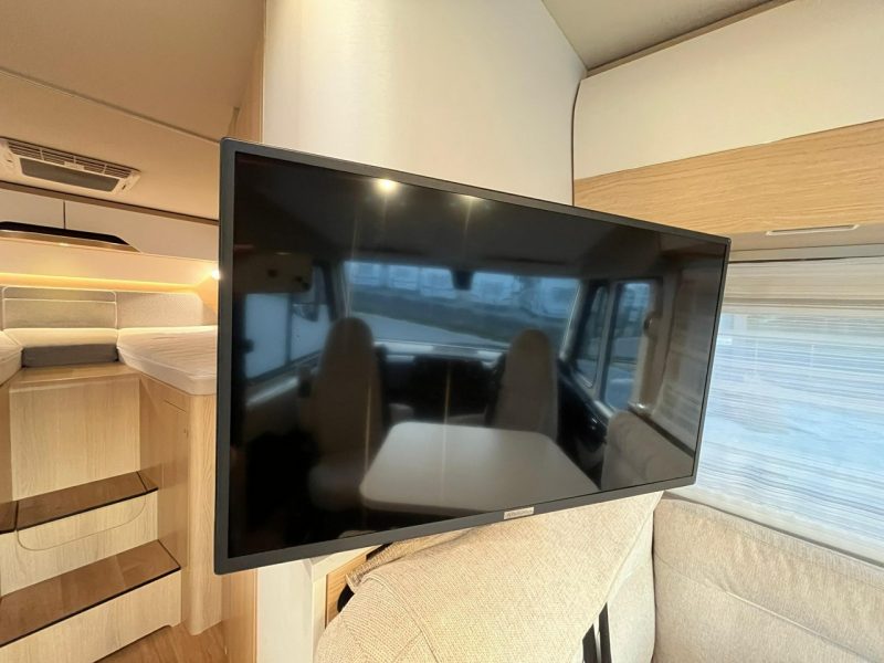 samochody kempingowe Hymer-Eriba B-MC I580 Integra na bazie Mercedesa dla 4 osób do 3,5T! Kraków