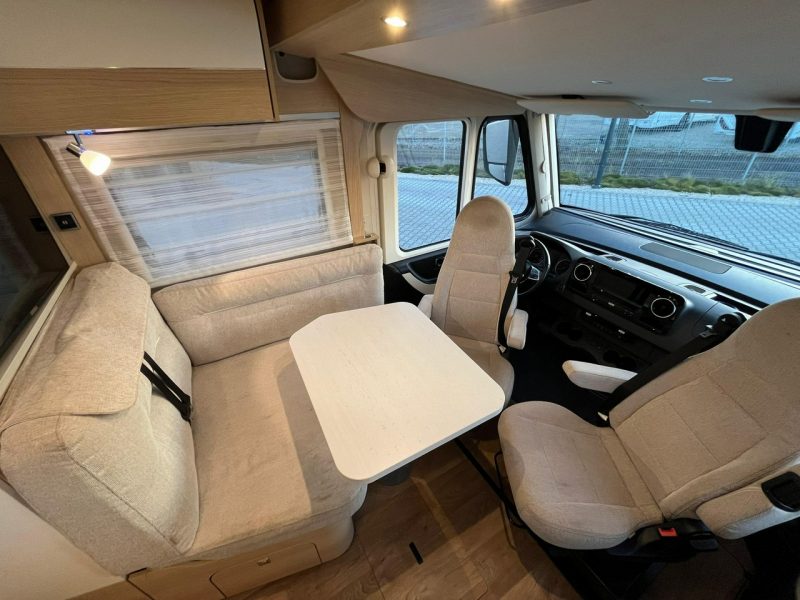 samochody kempingowe Hymer-Eriba B-MC I580 Integra na bazie Mercedesa dla 4 osób do 3,5T! Kraków