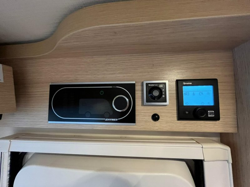 samochody kempingowe Hymer-Eriba B-MC I580 Integra na bazie Mercedesa dla 4 osób do 3,5T! Kraków