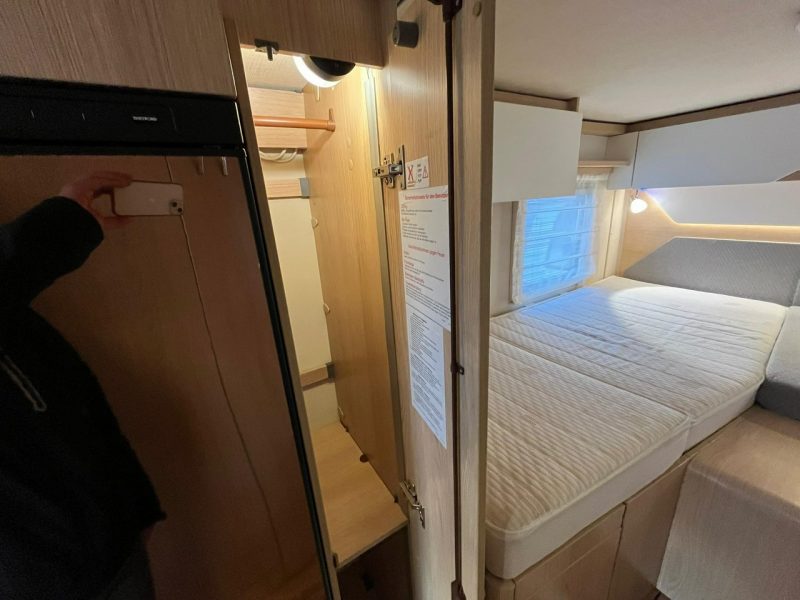 samochody kempingowe Hymer-Eriba B-MC I580 Integra na bazie Mercedesa dla 4 osób do 3,5T! Kraków