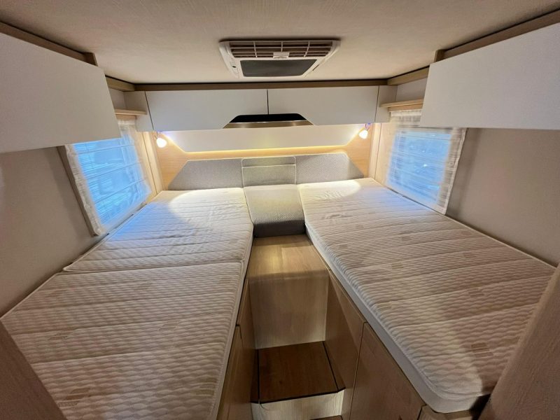 samochody kempingowe Hymer-Eriba B-MC I580 Integra na bazie Mercedesa dla 4 osób do 3,5T! Kraków