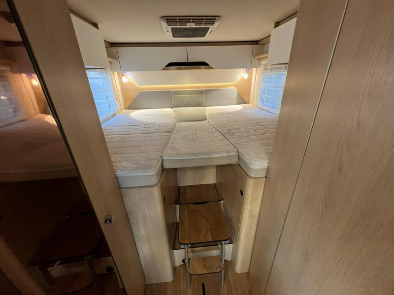 samochody kempingowe Hymer-Eriba B-MC I580 Integra na bazie Mercedesa dla 4 osób do 3,5T! Kraków