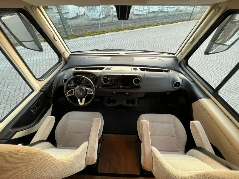 samochody kempingowe Hymer-Eriba B-MC I580 Integra na bazie Mercedesa dla 4 osób do 3,5T! Kraków