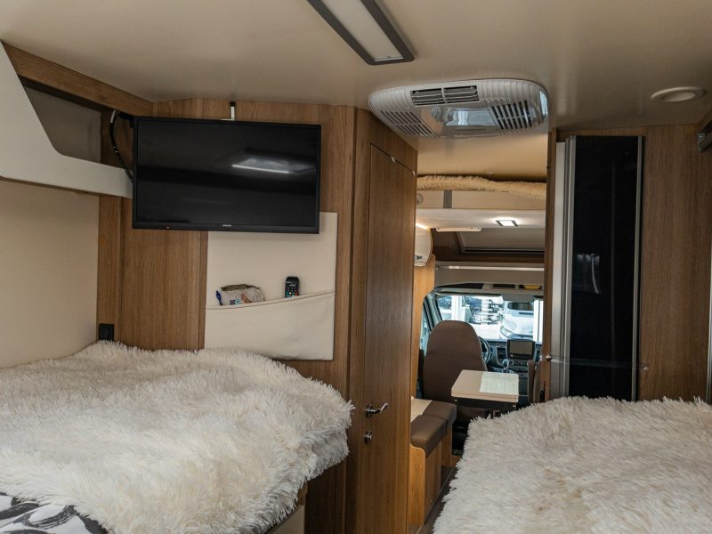 samochody kempingowe CI Horon 87 XT Horon 87 XT 1995 cm 3 170 KM Automat Wersja Zimowa 1 wł. Salon Polska