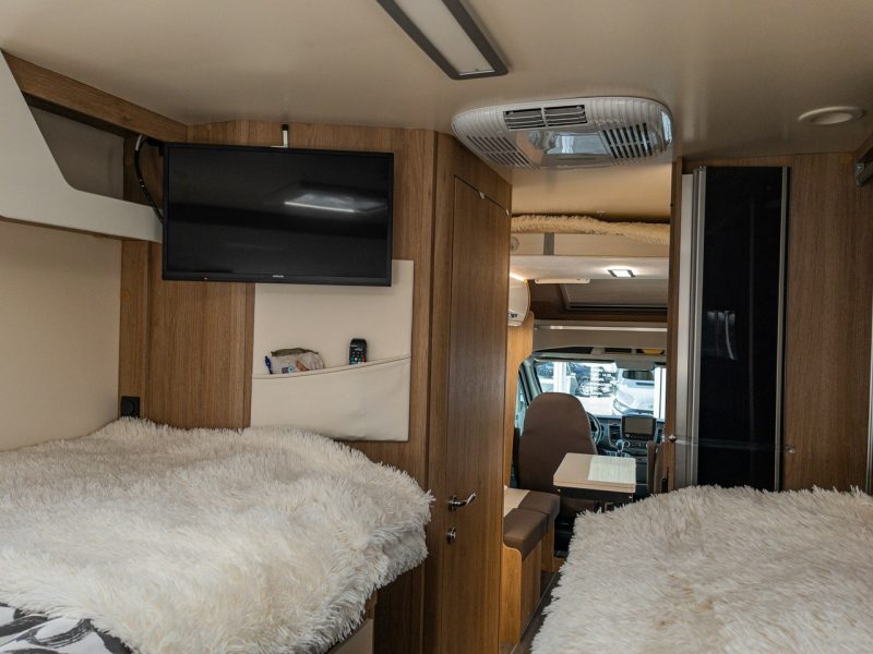 samochody kempingowe CI Horon 87 XT Horon 87 XT 1995 cm 3 170 KM Automat Wersja Zimowa 1 wł. Salon Polska