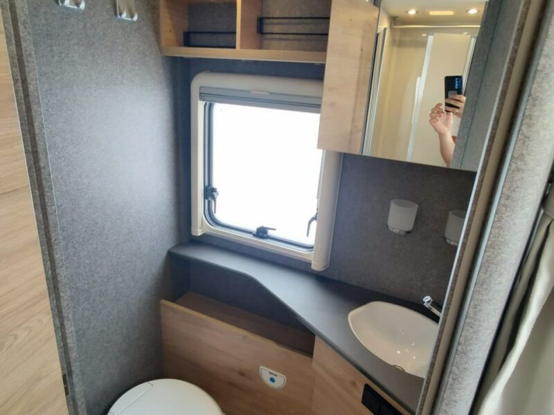 samochody kempingowe Dethleffs JUST GO T7055 EB (2025) Zimowy Just Go w automacie od Dethleffs! Kamper na bazie nowego Forda